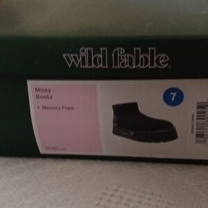 FINAL DROP -NWT Wild Fable Womens size 7 zipper boots